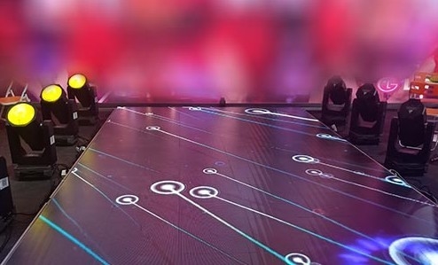 SMD2121 হায়ার ডিস্কো লাইট 0.5*1m LED Light Up Dance Floor Rental P3.91mm